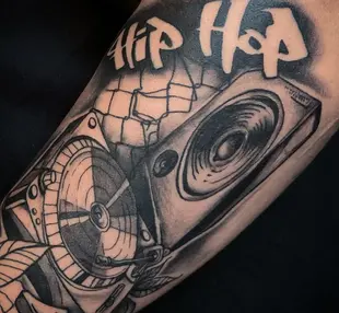 tatuaje de tocadiscos
