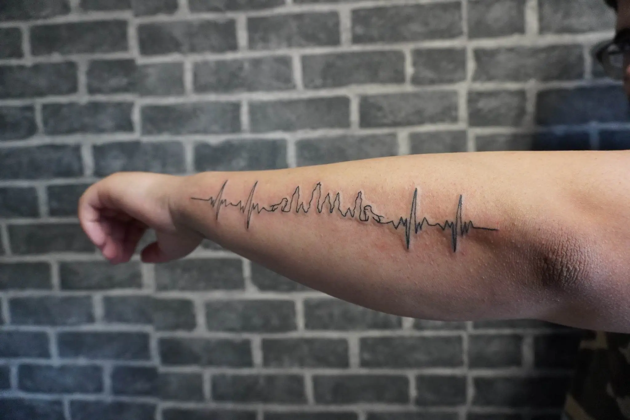 tatuaje de un electrocardiograma